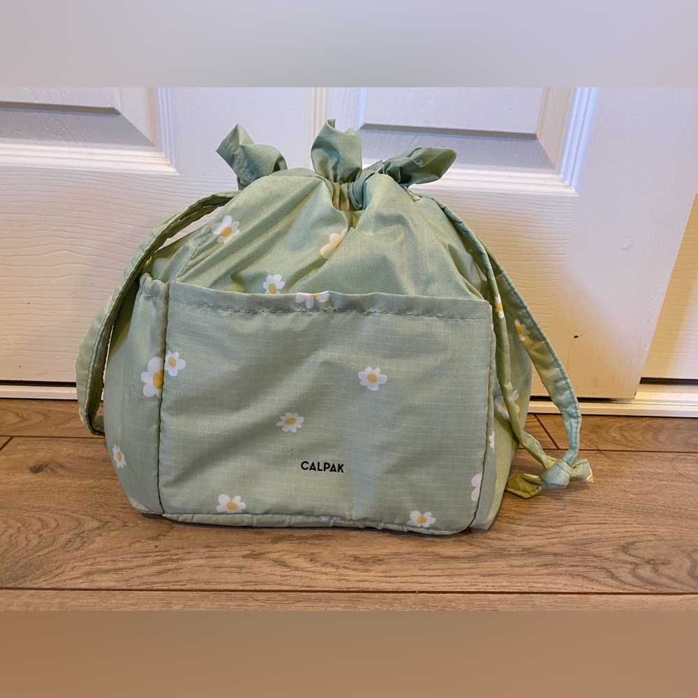 CALPAK Insulated Lunch Bag in Daisy